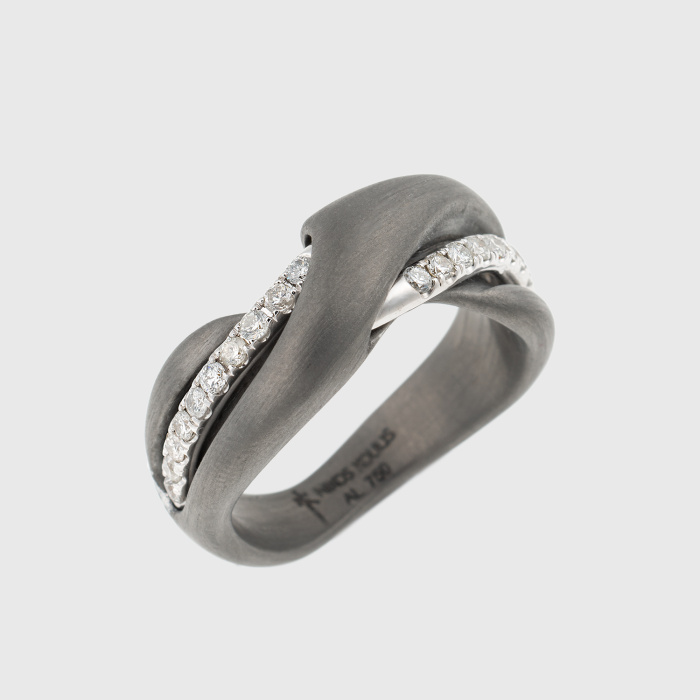 White gold and aluminum matte gun-metal ring with round cut white diamonds